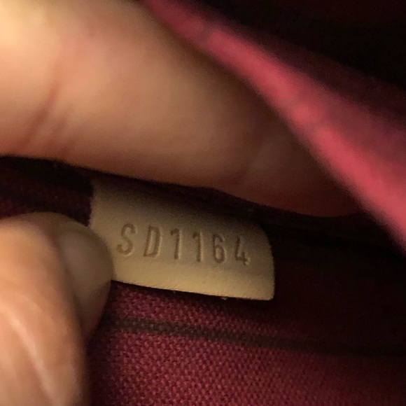 Authentic Louis Vuitton Neverfull Pouch Mono - Picture 4 of 4